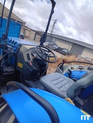 Farm tractor New Holland T4.120F - 6