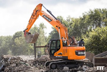 Crawler excavator Develon DX235LCR - 1