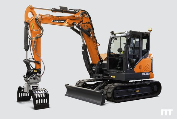 Mini excavator Develon DX85r - 1