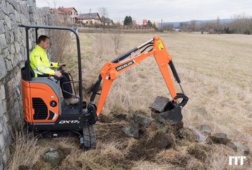 Mini excavator Develon DX17z - 1