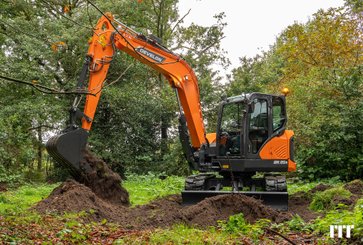 Mini excavator Develon DX85r - 2